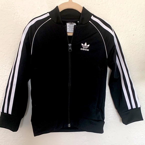 Very gently used Adidas tracksuit 3-4 yr old - Picture 2 of 6
